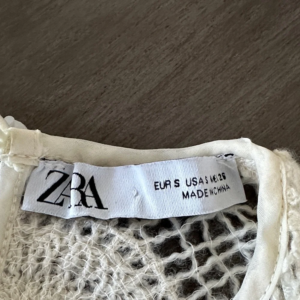 Zara Cream Lace Puff Sleeve Blouse